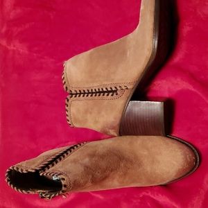 SOFFT New Wilton Whipstitch Suede Mid Boot 10